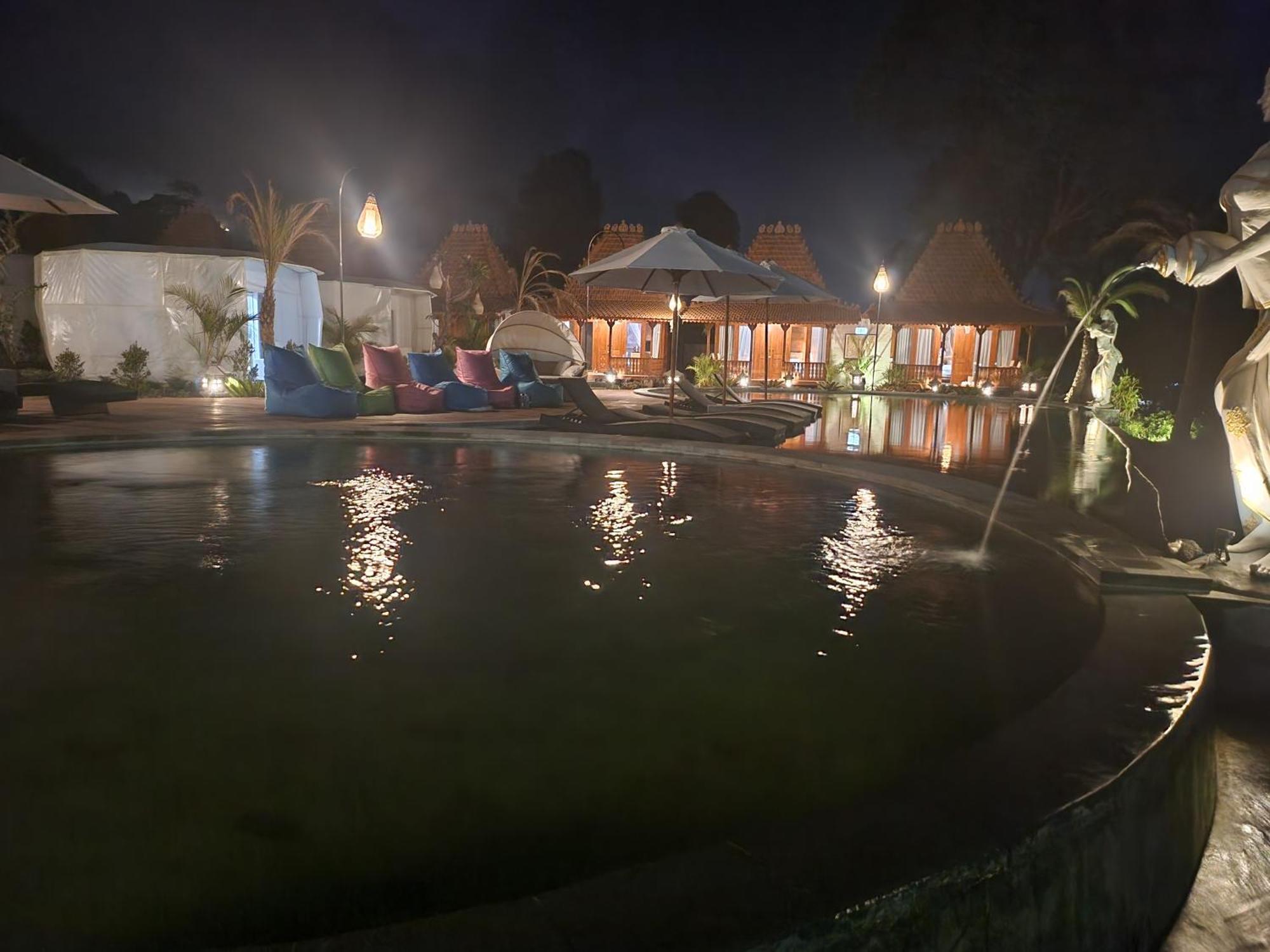 Starlake Villa & Glamping Kubupenlokan Extérieur photo